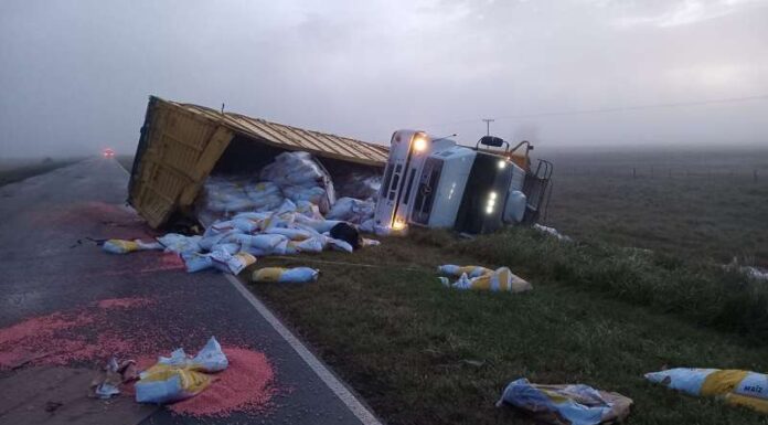 Chofer venadense sufrió un vuelco en la ruta 30