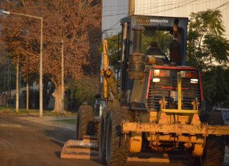 (L)EL GOBIERNO MUNICIPAL SIGUE PAVIMENTANDO Y REALIZANDO MANTENIMIENTO EN CALLES DE CALZADA NATURAL