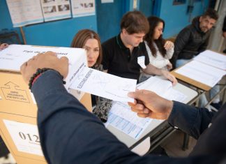 La inscripción se realiza de forma online. Las personas que se designen cobrarán $15 mil pesos por cada elección.