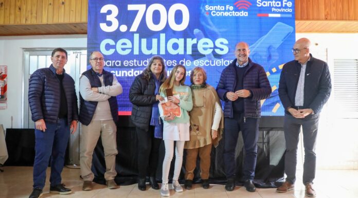 La provincia entrega dispositivos tecnológicos a estudiantes de escuelas secundarias rurales