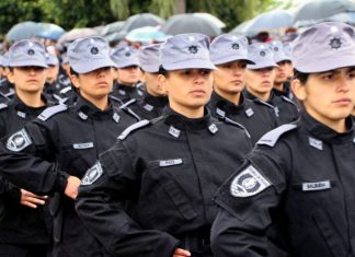 La provincia invirtió casi 150 millones de pesos en uniformes para los cadetes de la policía