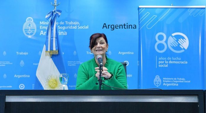 El gobierno dio detalles de las medidas: suma fija, bono a empleadas domésticas y créditos para jubilados