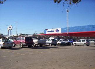 FRUSTRARON EL ROBO DE UNA CAMIONETA EN ESTACIONAMIENTO DE SUPERMERCADO