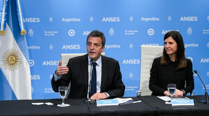 Massa y Raverta anuncian medidas para trabajadores informales
