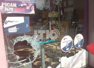 Santa Fe: Una pareja rompió un vidrio de un kiosco para que su hijo entre a robar