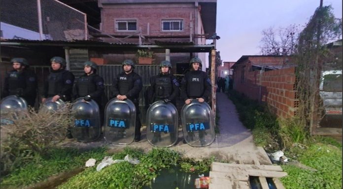 ROSARIO: Múltiples allanamientos contra una banda narco y siete detenidos