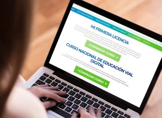 Charlas sobre educación vial para alumnos de los últimos años de escuelas secundarias