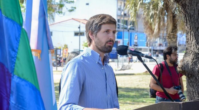 Emotiva conmemoración del día del respeto a la diversidad cultural en la plaza SAN MARTÍN