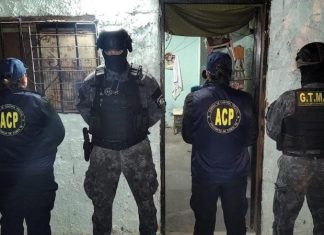 En un año la Agencia de Control Policial detuvo a 59 policías y realizó 118 allanamientos