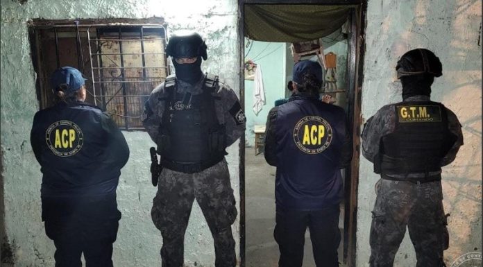 En un año la Agencia de Control Policial detuvo a 59 policías y realizó 118 allanamientos