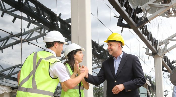Perotti recorrió las obras de la nueva terminal flexible para pasajeros en el AEROPUERTO Internacional De Rosario