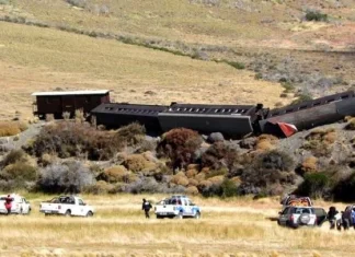 Cuatro personas resultaron heridas al descarrilar el histórico tren La Trochita en Río Negro