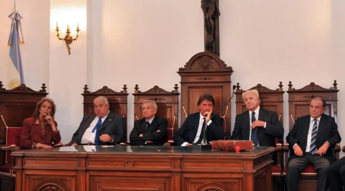 Maximiliano Pullaro avanzará en la renovación total de la Corte Suprema de Justicia de Santa Fe