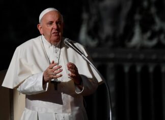El Vaticano autorizó las bendiciones a parejas del mismo sexo
