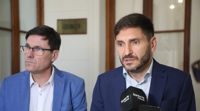 Pullaro firmó el decreto que elimina la no repitencia en el nivel secundario