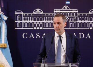 Milei no privatizará medios públicos en el corto plazo, pero buscará que se financien por sí mismos