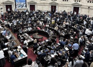 El Presidente publicó una lista de diputados a los que calificó de “traidores”