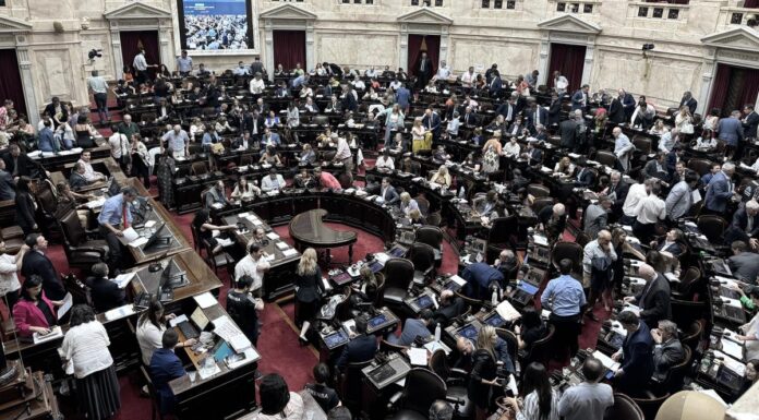 El Presidente publicó una lista de diputados a los que calificó de “traidores”